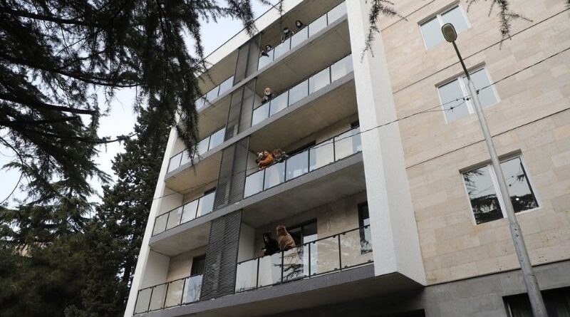 Начался процесс расселения семей беженцев из здания бывшего санатория