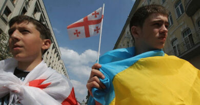 Единение людей вокруг Украины