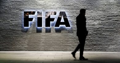 ФИФА лишила Россию права проводить матчи на территории страны и играть под своим флагом