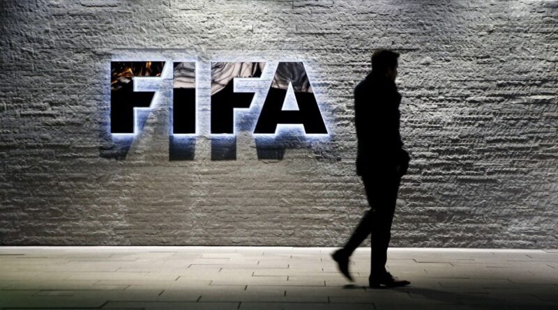 ФИФА лишила Россию права проводить матчи на территории страны и играть под своим флагом
