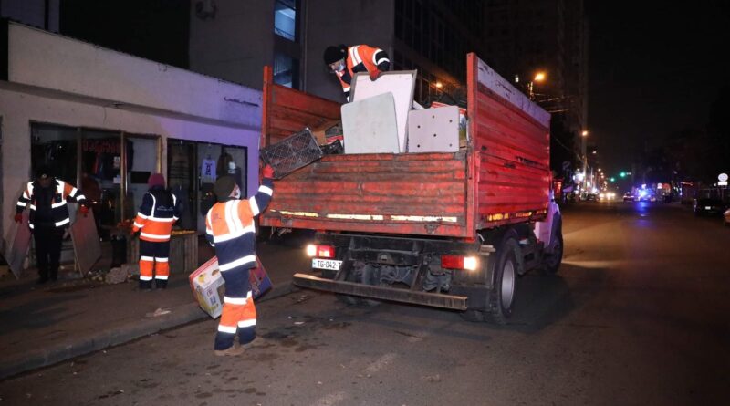 Городские службы произвели демонтаж прилавков торговцев в Тбилиси и Кутаиси