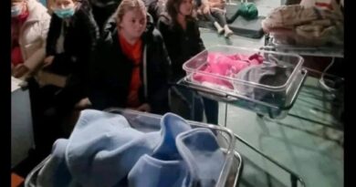 "Пока в небе гремят снаряды": в киевском метро родился ребенок