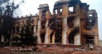 Появились жуткие фото сгоревшей после обстрела в Харькове школы