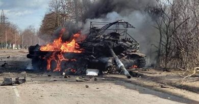 Российские оккупанты под Киевом дезорганизованы после мощного удара ВСУ – Арестович