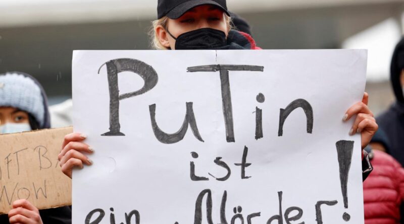 В Евросоюзе считают, что Путин ведет себя как "нацист" и может совершить "геноцид" в Украине
