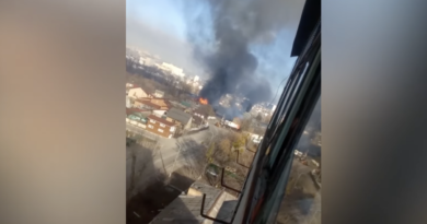 В Ирпене горят три жилых дома