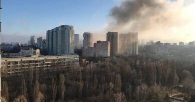 В Киеве в жилой дом на улице Лобановского попала ракета
