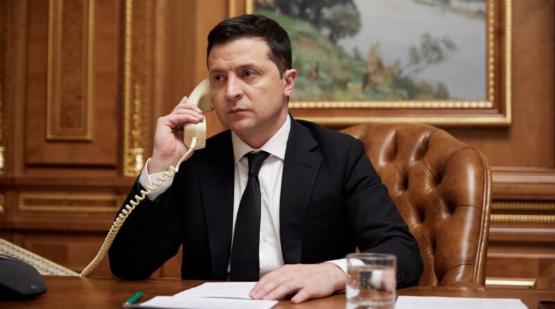 Зеленский провел телефонный разговор с Байденом