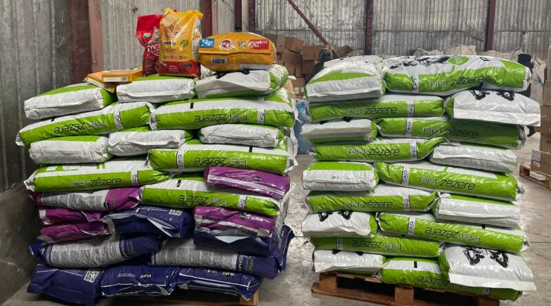 Активисты собрали 1,5 тонны корма для животных для отправки Украину