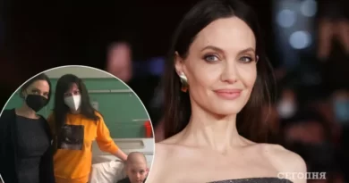 Анджелина Джоли навестила онкобольного мальчика из Черновцов