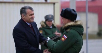 В Украину перебрасывают военную технику и контрактников из Цхинвали