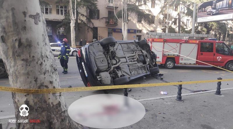 В центре Тбилиси автомобиль сбил ребенка