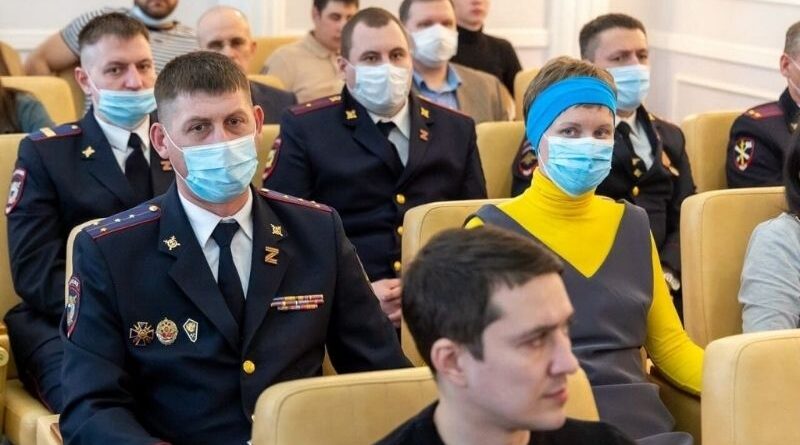 Российскую журналистку арестовали за фото в цветах флага Украины