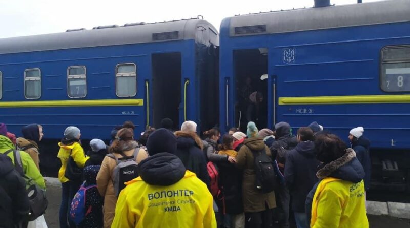 Из Киева эвакуировали тысячу человек, в том числе детей-сирот - Кличко