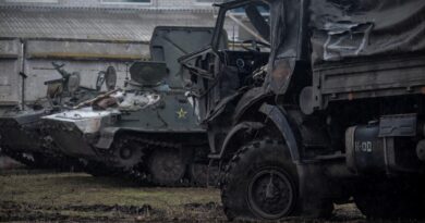 Командир экипажа SpaceX лично привез помощь украинским военным