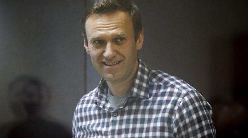 Навальный из тюрьмы обратился к россиянам и призвал "бороться против войны"