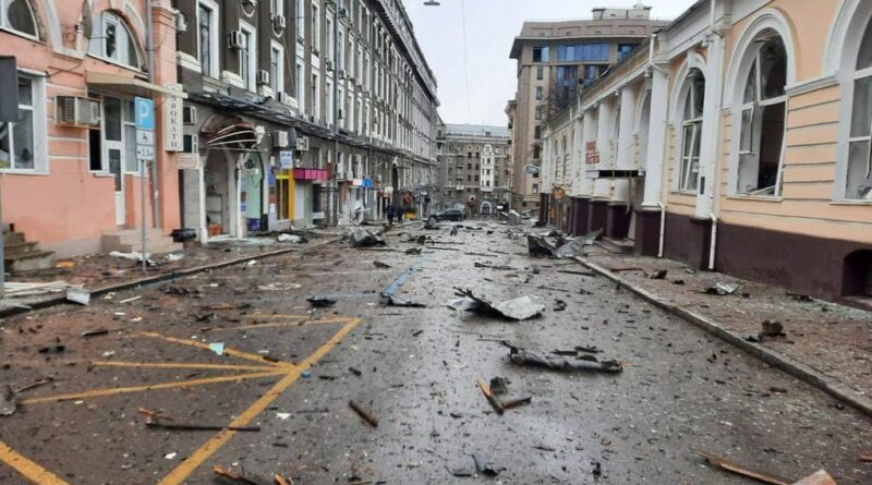 Оккупанты нанесли новый удар по Харькову - загорелась многоэтажка