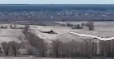 Похоже Стингеры доставили на передовую. За сегодняшний день сбиты пара Сушек и несколько вертолетов российских оккупантов.