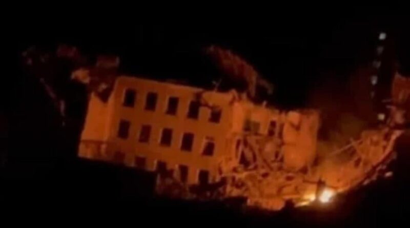 Появилось видео обстрела оккупантами военного общежития в Житомире