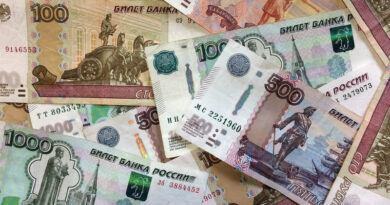 Российский рубль продолжает обесцениваться
