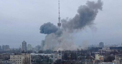 Россияне ударили по телевышке в Киеве