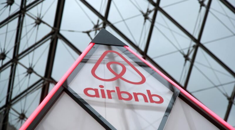Сервис Airbnb остановил работу в России и Беларуси
