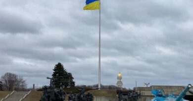 В Киеве обновили главный флаг Украины - Кличко