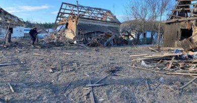 Враг сбросил бомбы на жилые дома в мирной Песковке: есть жертвы
