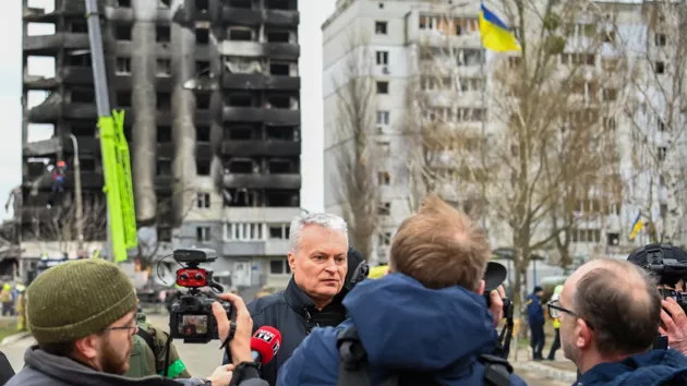 Байден готов ехать в Киев, Макрон хочет справедливости - ключевые заявления мировых лидеров