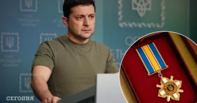 Зеленский отметил наградами более 200 украинских защитников