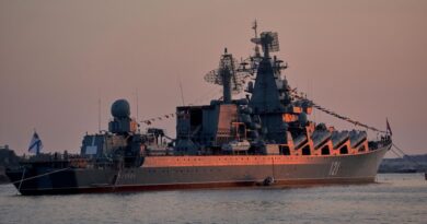 Россия подтвердила информацию о пожаре на крейсере «Москва»