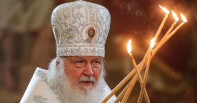 Священники УПЦ требуют отдать патриарха Кирилла под церковный трибунал
