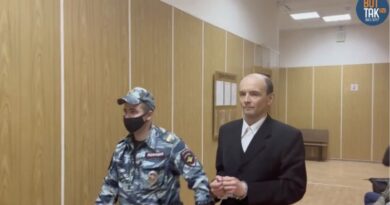 Москвичу, метнувшему коктейль Молотова в автозак Росгвардии грозит пожизненное заключение