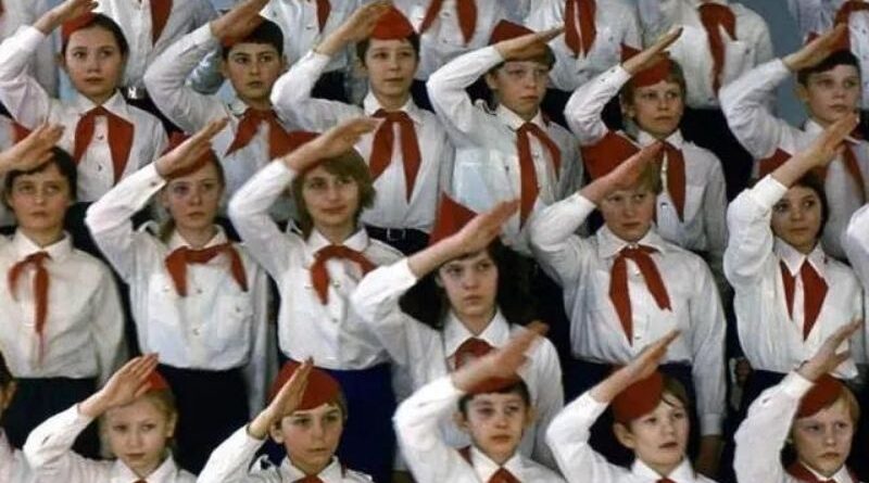 СМИ: В России создадут детское движение, схожее с пионерией