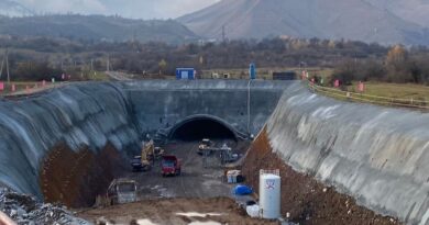 В Грузии при строительстве туннеля отравились 10 человек, один скончался