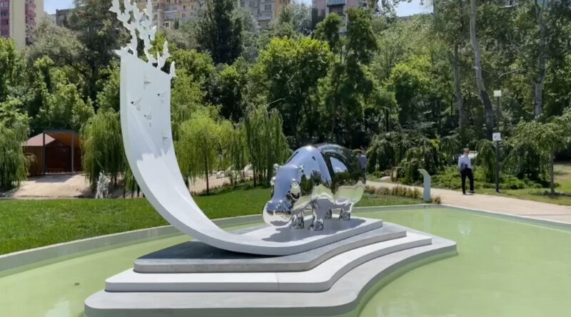 В столице Грузии установили памятник бегемоту Беги