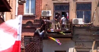 Дело о нападении на офис «Tbilisi Pride»: Троих обвиняемых приговорили к выплате штрафа