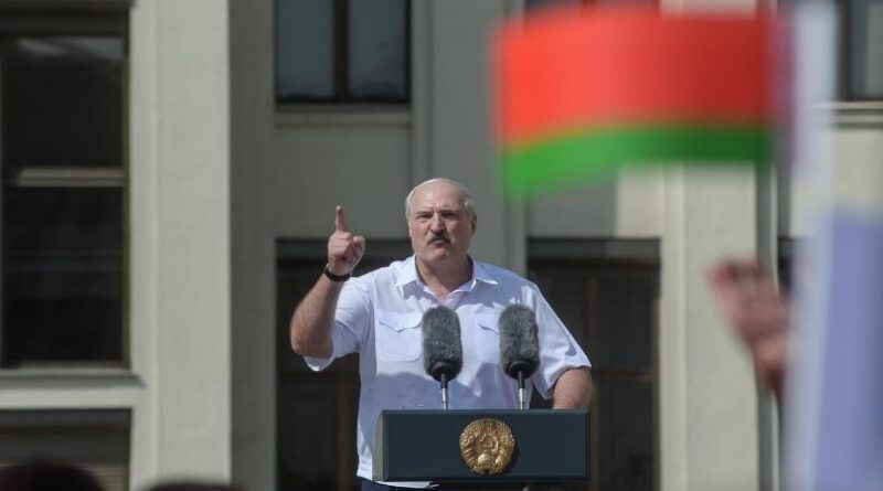 Лукашенко призвал закончить «эту катавасию, операцию и войну в Украине»