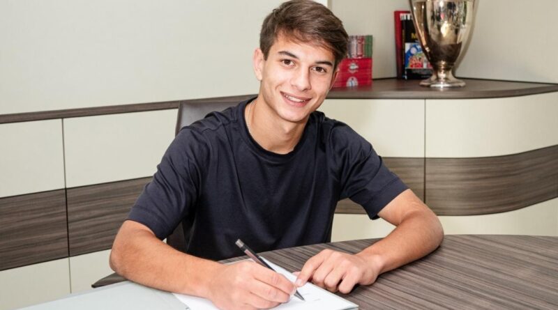 17-летний грузинский футболист подписал контракт с мюнхенской «Баварией»