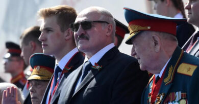 Лукашенко поздравил Украину с Днем независимости и пожелал «мирного неба»