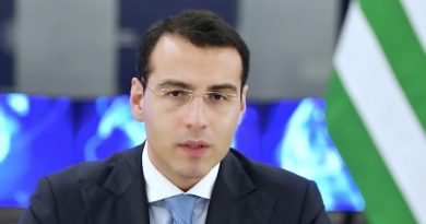 Ардзинба заявил, что США оказывают давление на Грузию для открытия «второго фронта»