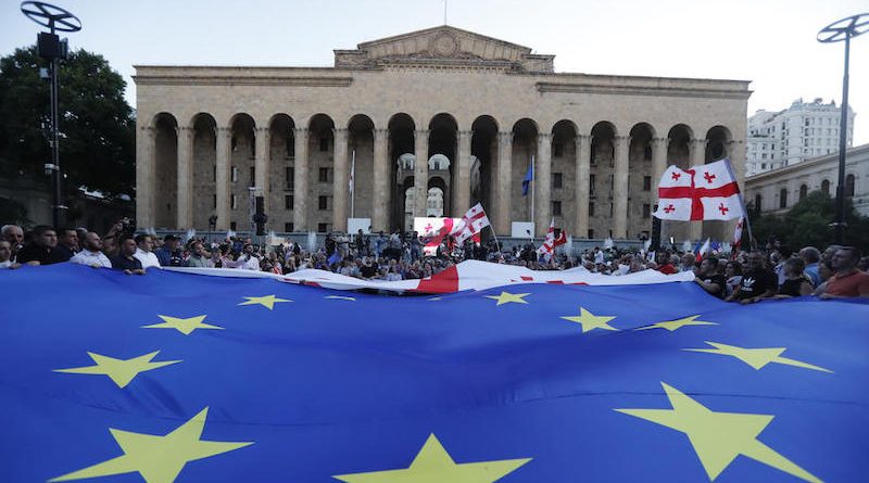 Опрос NDI: В Грузии на 7% снизилось число сторонников вступления в ЕС