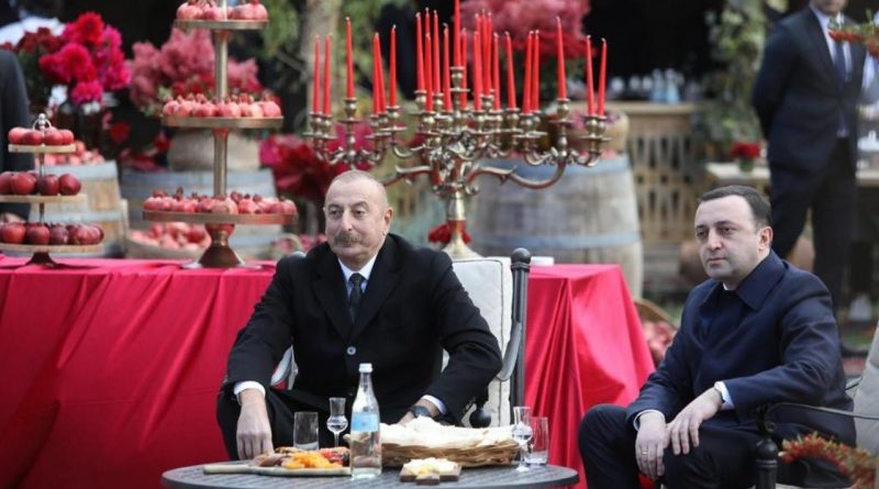 Почему президенту Грузии не сообщили о визите Алиева? — Мнение эксперта