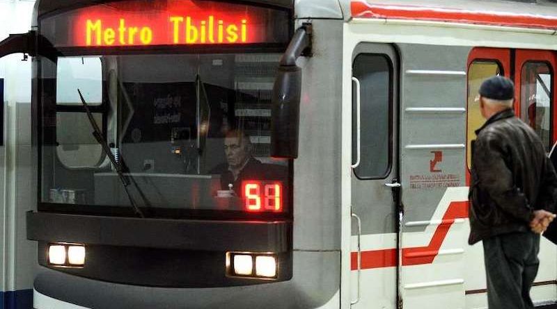 Работники Тбилисского метрополитена требуют повышения зарплаты