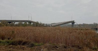 СМИ: Российские военные взрывают мосты в Херсонской области