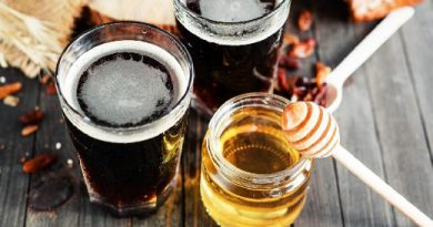 Нарколог предостерег от лечения кашля горячим пивом