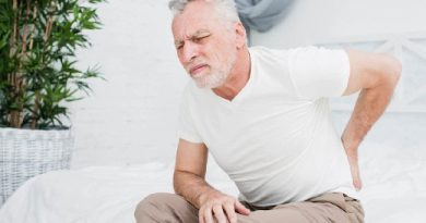 Боли в теле утром могут возникать из-за неправильной позы во сне или болезни