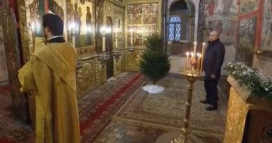 Путин встретил Рождество в одиночестве в соборе Кремля – СМИ