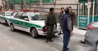 Сотрудников посольства Азербайджана в Иране спецрейсом доставили в Баку
