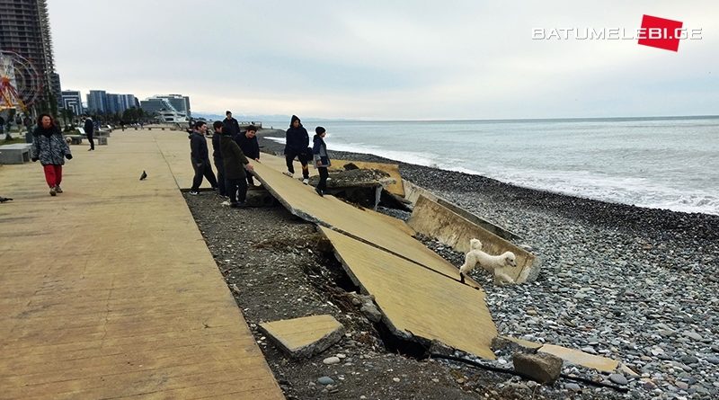 Искусственная подпитка береговой линии — Что происходит на батумском пляже